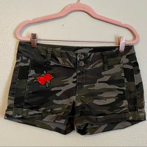 NWOT💥🌹Customized camo shorts never worn